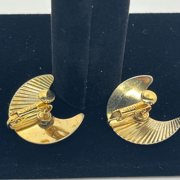 Vintage Napier gold tone half moon earrings • Mid century screw back - Picture 4 of 7